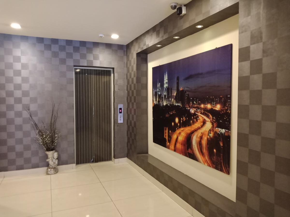 Hotel Zamburger Taman Segar - Previously Home Inn Taman Segar Kuala Lumpur Exterior photo